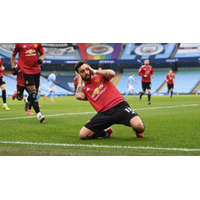 B・フェルナンデス、シティ戦のユニフォーム＆スパイクを売る！癌の兄妹支援へ