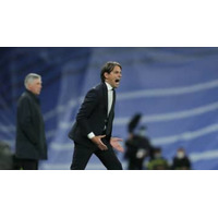 インザーギ監督、階段ですっ転ぶ