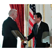 日米首脳「ロシアに長期代償」