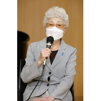 横田早紀江さん、亡き夫しのぶ