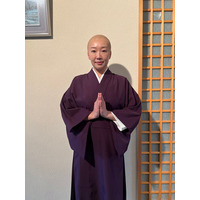 Netflix「地面師たち」尼さん役、メイクは毎回2時間半 強烈インパクトを残した女優・松岡依都美にインタビュー