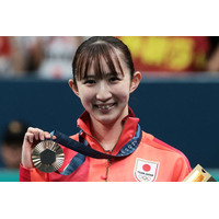 【パリ五輪】卓球女子銅メダル・早田ひな選手、可愛すぎるファンサが話題 金メダルスマイル美女に熱視線【プロフィール】