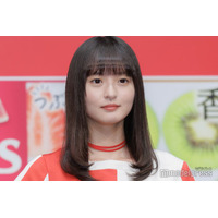 乃木坂46遠藤さくら、美脚チラ見せTシャツ姿 “彼女感”溢れるメイキングに「悶絶級の可愛さ」「天使」と反響続々