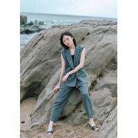 “日向坂46副キャプテン就任”高橋未来虹、ノースリーブ姿で肌見せ「ヤンジャン」ソロで初登場