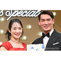 高梨臨、夫・槙野智章への粋な誕生日プレゼント公開 肩組み2ショットに反響「憧れの夫婦」「愛が溢れてる」