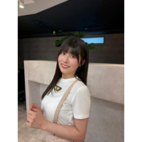 美人グラドル、素肌輝くオフショル姿 ベトナム旅行ショットに「可愛い」「南国っぽくて素敵」の声