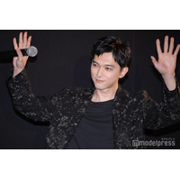 吉沢亮、客席に降り立つ「本物です！」“今日だけの姿”で登場＆黄色い歓声飛ぶ【「ババンババンバンバンパイア」FC限定試写会】