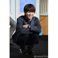 なにわ男子・大橋和也、“スパイ”姿で記者席からサプライズ登場 渋谷凪咲ら気づかず「お腹空いてるのかと思った」【リベンジ・スパイ】