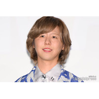 ミセス藤澤涼架、ディズニーパレード衣装姿の全身ショット公開「さすがの着こなし」「細部までデザイン凝ってて素敵」の声