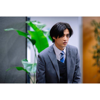「DOPE」初回、人気芸人突然登場 才木（高橋海人）の回想に考察続々「びっくり」「父親？」