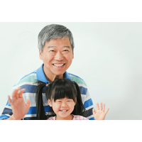 60代の祖父が大好きな孫　祖父の帰宅を阻む孫の行動に…→「みんなが爆笑」「成長は早い」