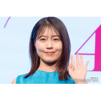 有村架純、美背中ざっくりドレス×ポニーテール姿に熱視線「美しい」「色気すごい」