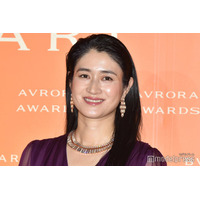 小雪「いつも移動時はノーメイク」熟睡中のすっぴん公開「造形美」「映画の1シーンみたい」の声