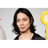 水嶋ヒロ、娘2人との3ショット公開 約1年ぶりインスタ更新で父の一面覗かせる
