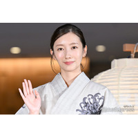波瑠、“この夏初めて”浴衣姿で登場「夏になると思い浮かべる」場所は？