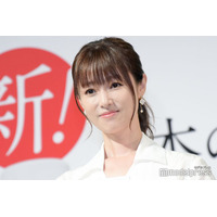 深田恭子、ハワイでの水着姿披露 色白美脚際立つサーフィン写真に「人魚みたい」「綺麗すぎる」と反響