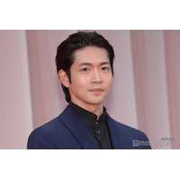 松下洸平、結婚後初の公の場 報道陣からの問いかけに笑顔