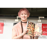超特急シューヤ、肉体美際立つノースリーブ衣装で登場「筋肉痛です」懸垂も披露【TRENTE】