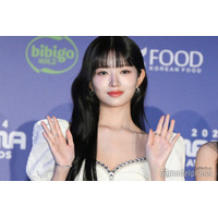 IVEレイ、ピンクヘア×オン眉にファン歓喜「似合いすぎる」「もはや2次元」