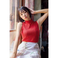 お天気キャスター・今井春花、ノースリーブニット姿でほっそり二の腕際立つ「週刊FLASH」初登場