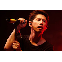ワンオクTaka、ライブ中に左足小指骨折「グチャッと」ツアーは今後も予定通り開催「みっともない格好でも出てくるので」