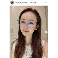 宮崎宣子、水着姿公開「40歳を越えてまさか水着を着ることになるとは」