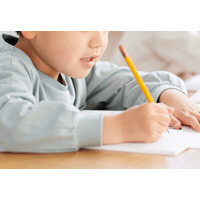 【祖父母の家で…】文字を練習する4歳の孫　自由帳を見た瞬間⇒まさかの内容に「うるっとした」「うちの子になっちゃうか？」
