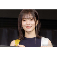 山本彩、膝上キャミワンピ姿で美脚披露「スタイル抜群」「ロックで可愛い」