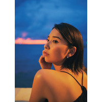 ももクロ玉井詩織、初写真集「たまゆら／しおどき」2作ともに重版決定 美背中輝く横顔・寝起きカットも解禁