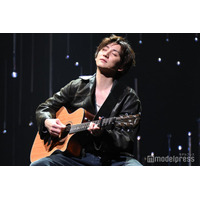 SixTONES京本大我、ギター弾き語り舞台初挑戦で9曲圧巻披露 日本オリジナル演出「Once」開幕【ゲネプロレポ】