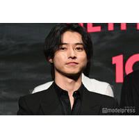 “山崎賢人ドンピシャ世代”俳優、本人との初対面を回顧「千鳥じゃんって言われて」【「今際の国のアリス」シーズン3】