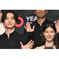 山崎賢人＆土屋太鳳ら「今際の国のアリス」キャスト12人が聖地・渋谷降臨 近距離ファンサに黄色い歓声