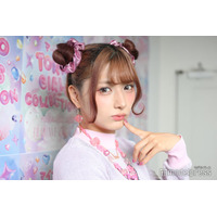 しなこ「100人くらい声かけられた」ファッションで美脚披露「衝撃的な可愛さ」「着こなせるのすごい」