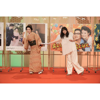 「あんぱん」今田美桜から「ばけばけ」高石あかりへ朝ドラ主演バトンタッチ プレゼント交換も