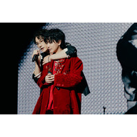 【「グラスハート」TENBLANKファンミ】佐藤健・町田啓太・志尊淳、歌いながらキス・バックハグ…胸キュンシーン実演