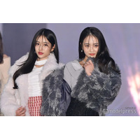藤岡弘、の次女・天翔天音、ミニスカで美脚チラリ 長女・天翔愛と仲良く姉妹ランウェイ【ガルアワ2025AW】