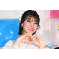 志田彩良、オフショルワンピ姿で美背中披露「どこから見ても可愛い」「透明感がすごい」の声