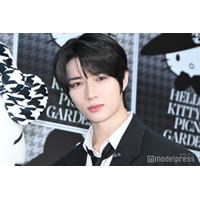 TXT・BEOMGYU(ボムギュ)黒スーツで六本木降臨 ハローキティをエスコート
