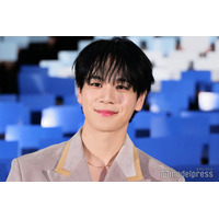 JO1豆原一成、舞台挨拶前日に染髪で“初出し” 共演者をエスコート「集大成をお見せできるように」【富士山と、コーヒーと、しあわせの数式】