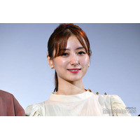 高田里穂、大胆衣装で美スタイル披露「美しい」「スタイル素敵」の声