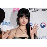 LE SSERAFIMウンチェ、ショートパンツから美脚輝く「女神かと」「スタイルレベチ」の声