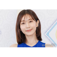 田中みな実、ウエディングドレス姿で美デコルテ全開「フェイクマミー」結婚式ショットに反響続々