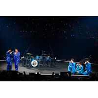 SUPER EIGHTの奇才・丸山隆平、“呪いの歌”「U字の水槽」で武道館を掌握 ファン大合唱にメンバーもツッコミ【MCレポート／超八 in 日本武道館】