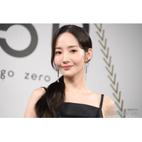 パク・ミニョン、ミニスカコーデで日本満喫「目立つ」「スタイルレベチ」と反響