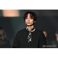 水沢林太郎、モノトーンコーデで大人な雰囲気「かっこいい」「見惚れた」と反響続々【TGC広島2025】