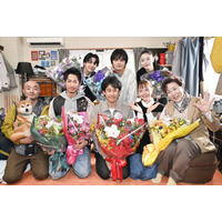 大泉洋主演「ちょっとだけエスパー」“エスパー8人”クランクアップ 宮崎あおいは号泣・大泉は続編に意欲「来月くらいからまた撮り始めても」