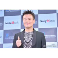 J.Y. Park、娘2人とのリハーサル写真公開「パパの顔してる」「身長差が可愛い」の声