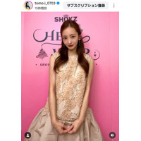 板野友美、ほっそり美腕際立つノースリワンピSHOTに反響「めっちゃ可愛い」「お綺麗です」