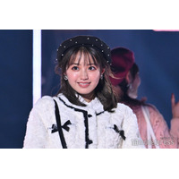 香音、プリーツミニ×ロングブーツ姿にファン絶賛「等身すごい」「異次元のスタイル」