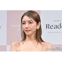 美香、ミニスカートとタイツを合わせた冬コーデ披露「脚長くて綺麗」「リアルバービー」の声